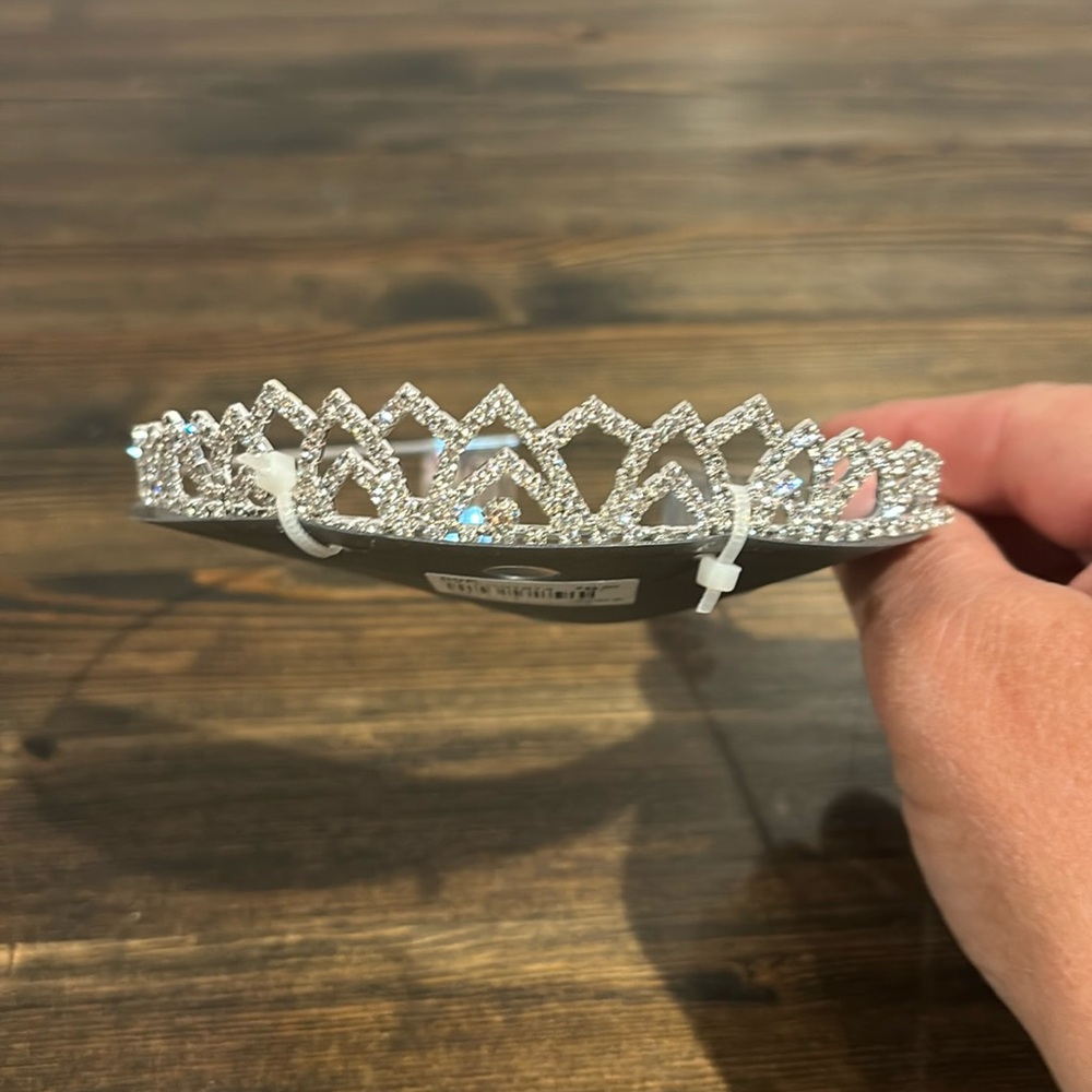 Adrene rhinestone decorative tiara New - Picture 1 of 5